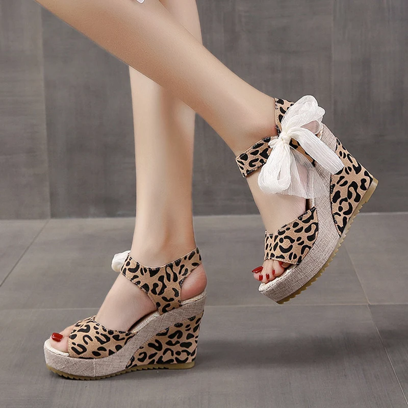 

Sexy Leopard Shoes Women Bow Lace Wedges Platform Shoes Flowers Woven Edge Retro Heels Sandals Fashion Large Size Open Toe Shoes