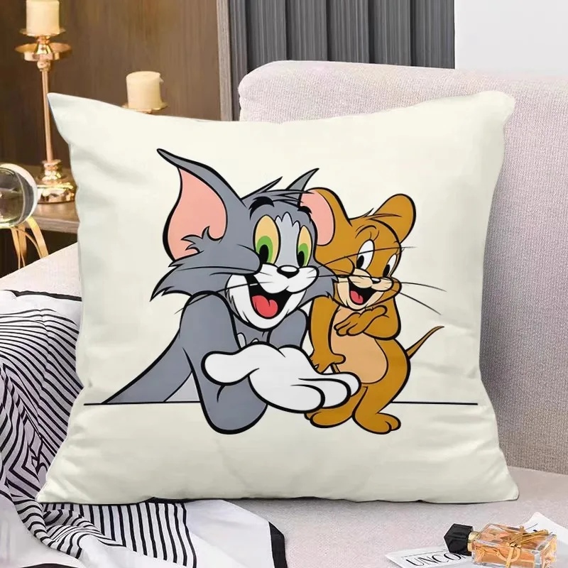 

Декоративная наволочка MINISO с рисунком Том и Джерри