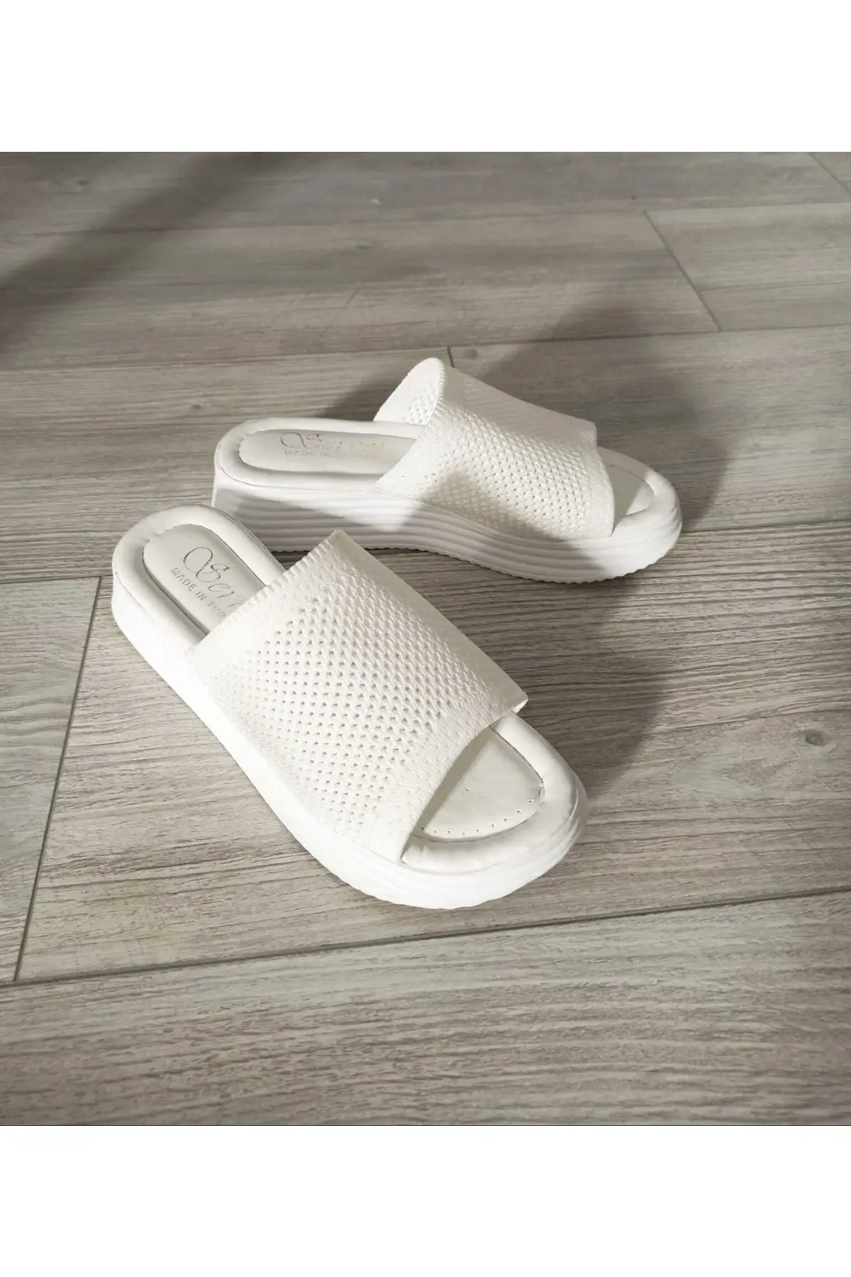 

Women white Knitwear fabric thick sole slippers