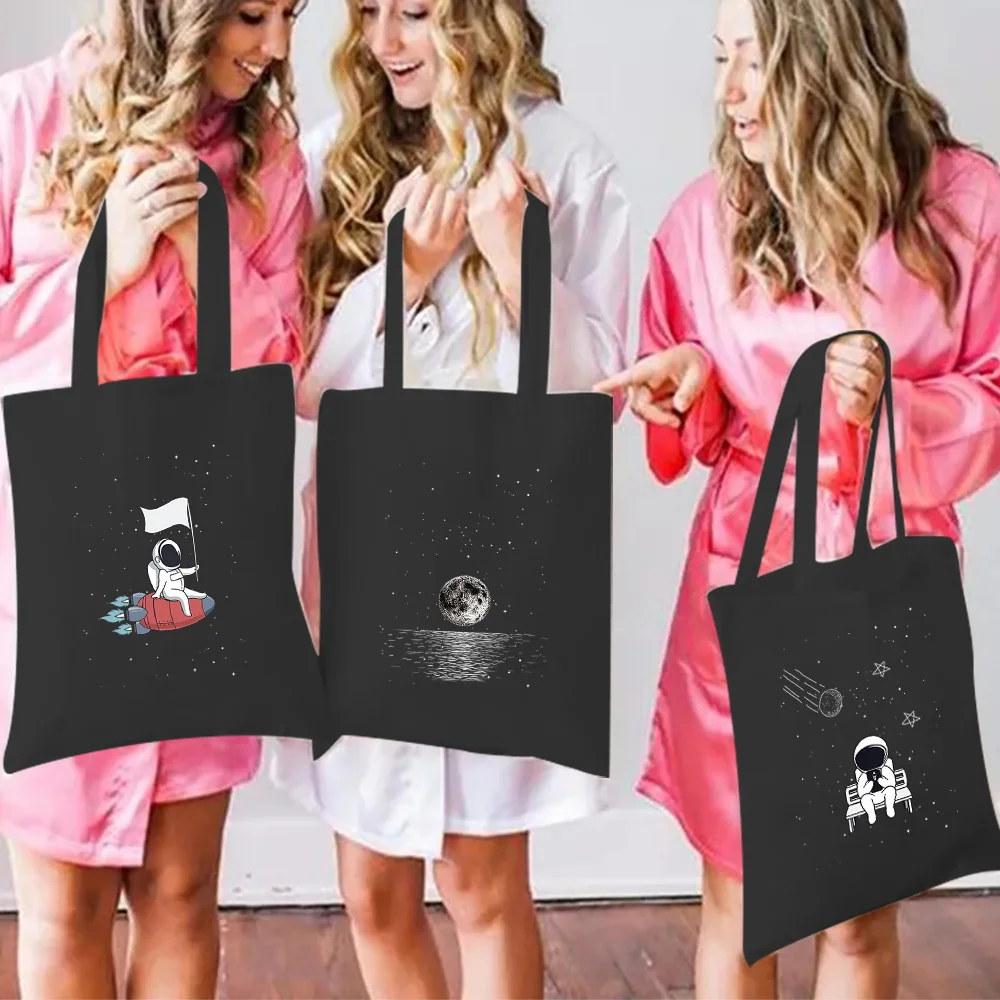 

Kawaii Shopping Bag Black Tote Bag Women Shoulder Shopper Bag Casual HandBags Harajuku Canvas White Astronaut Print Sundries Bag