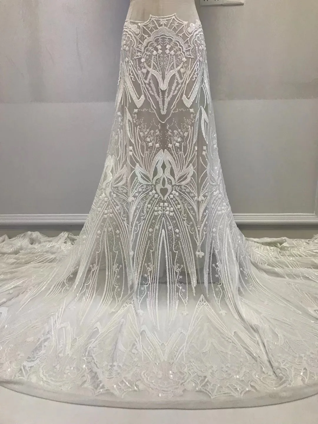 

Luxury African Sequins Lace Fabric 2023 High Quality Eembroidery French Nigerian Lace Fabrics For Wedding Dress Sewin HJL5442