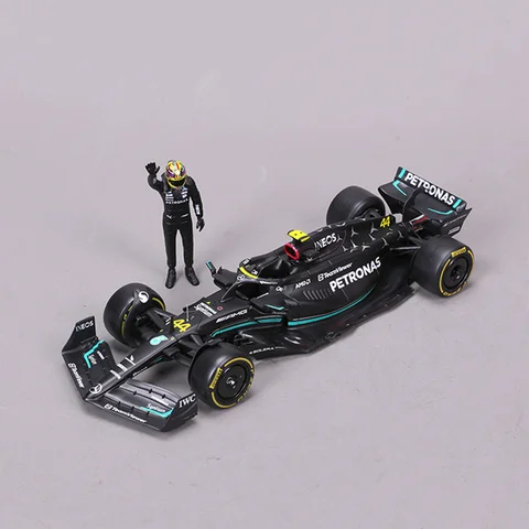 Bburago Mercedes-AMG F1 W14 E 1:24