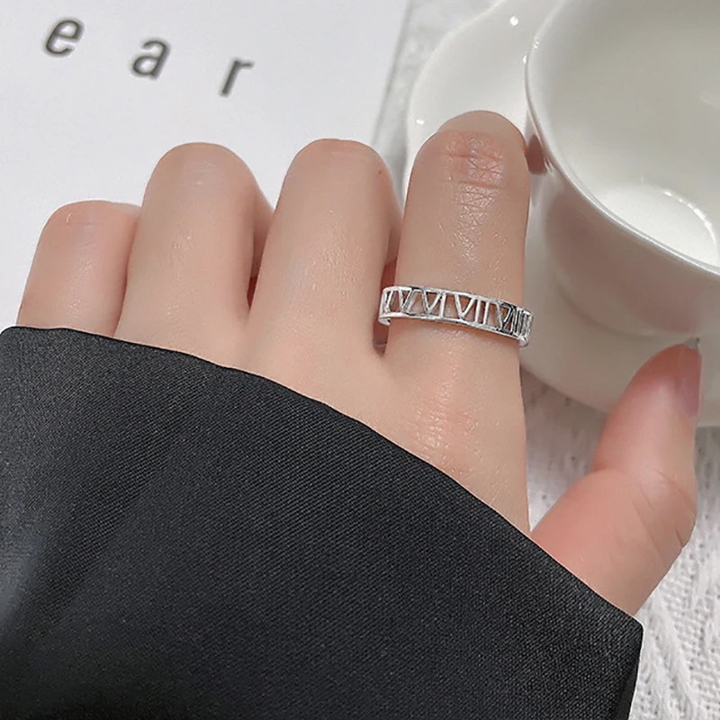 

Openwork Ancient Rome Numbers Ring European Style Vintage Light Luxury Design Twelve Numeral Finger Hoops Men Women Art Ring