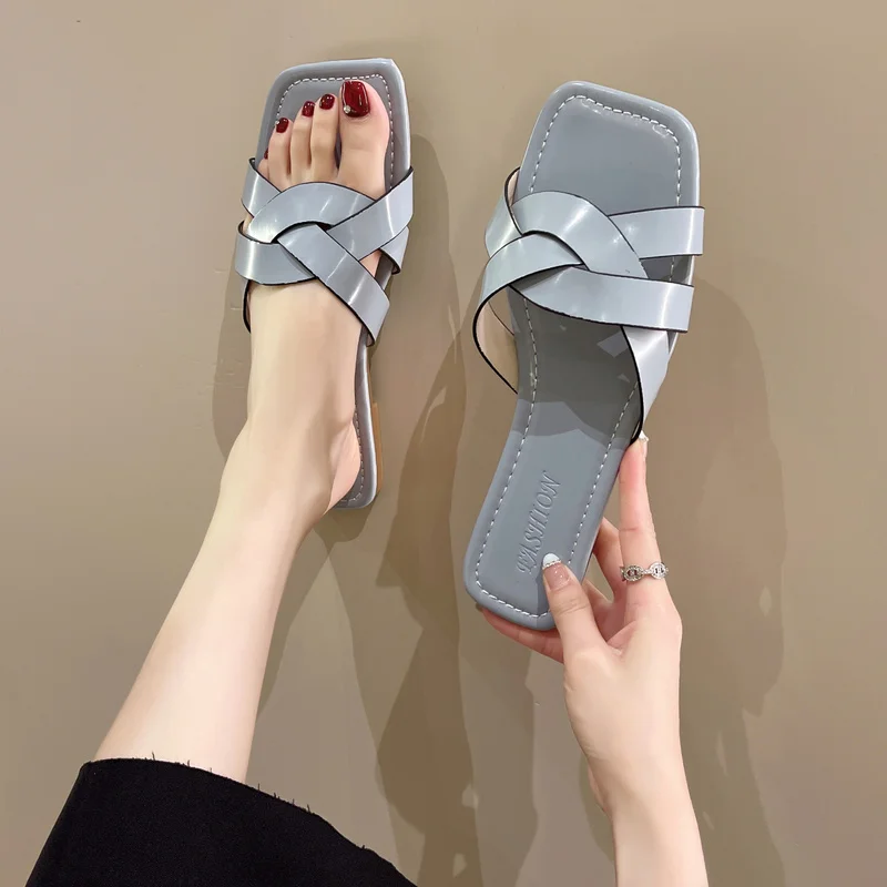 

New 2022 Summer Fashion Hot Sale Ladies Slippers Square Head All-match Outdoor Leisure Slippers Women's Beach Slippers Size35-40