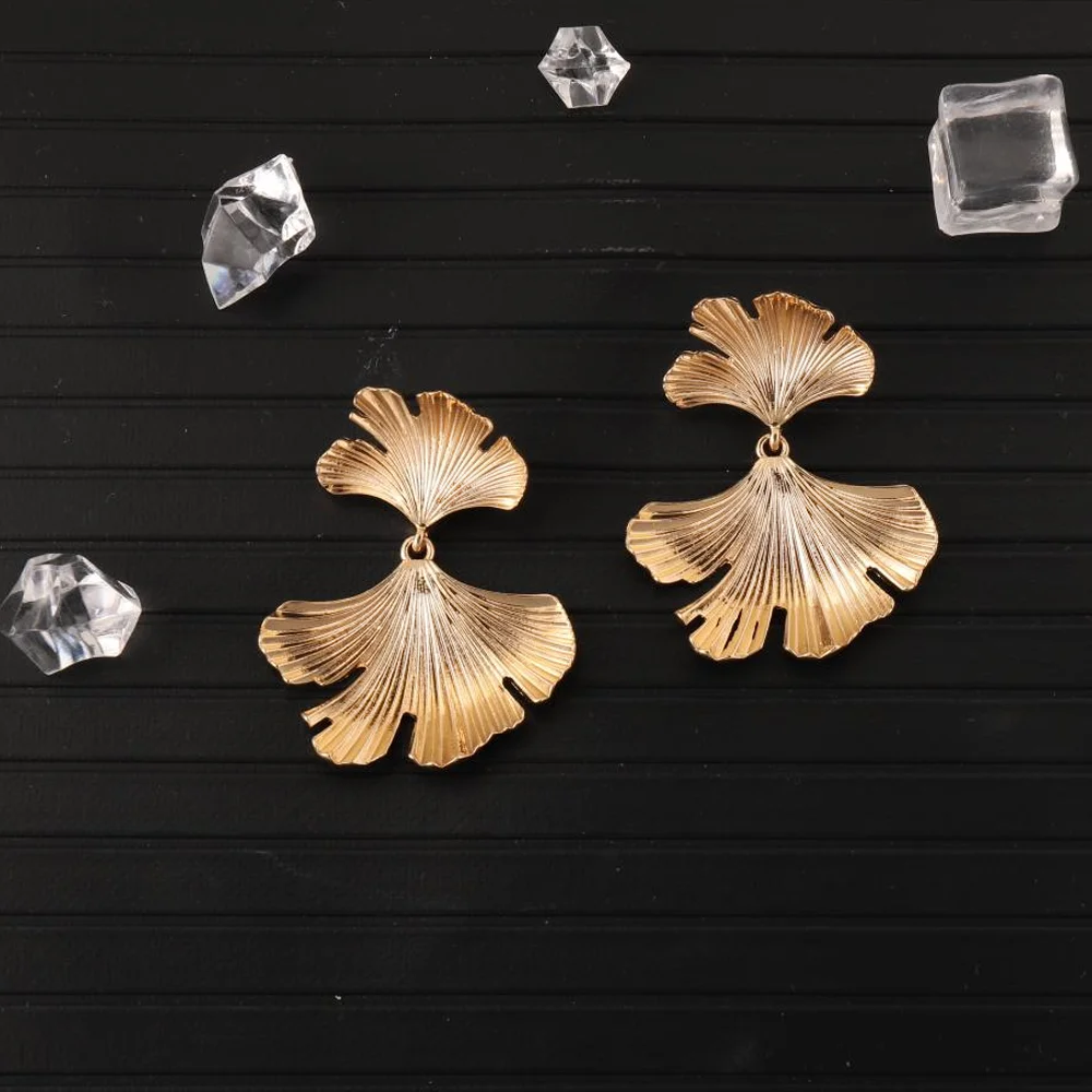 

SISSLIA Golden Leaf Earrings For Woman Retro Exaggerated Female Earrings Jewelry