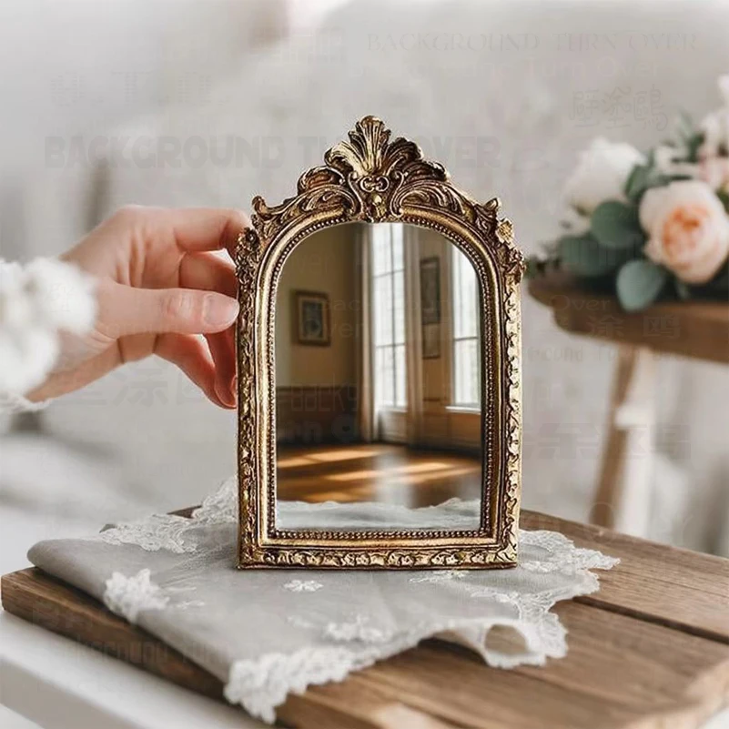 

Золотое декоративное зеркало M002