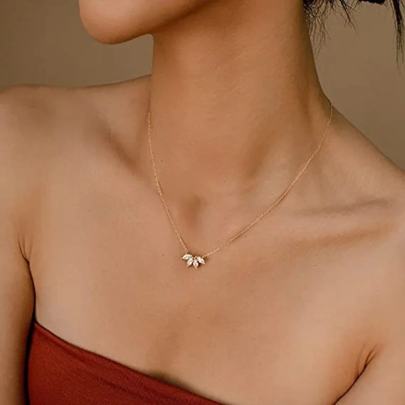 

Minar Simple Sparkly Rhinestones Leaf Pendant Necklaces for Women 18K Gold Plated O-chain Choker Necklace Wholesale Jewellery