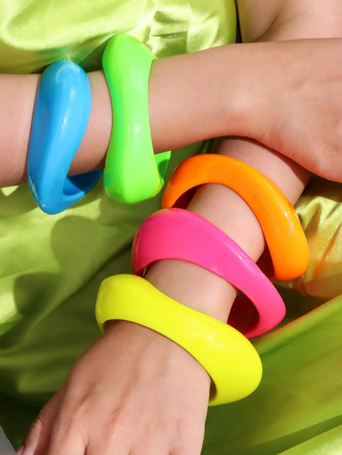 Женский браслет из эпоксидной смолы однотонный геометрический для девушек