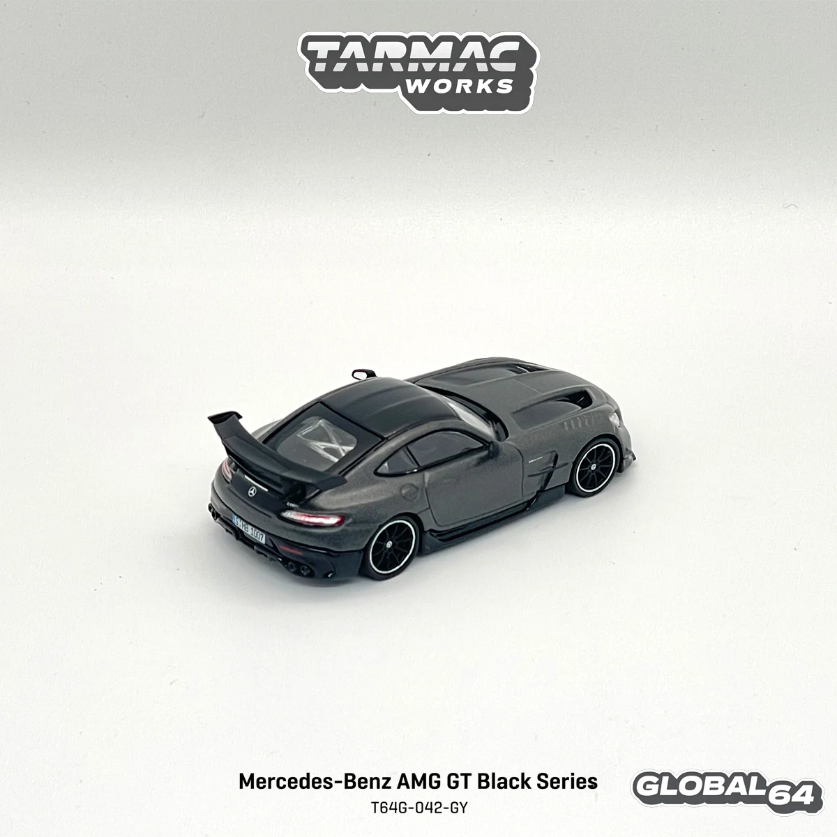 Фото Tarmac Works T64G‑042‑GY 1:64 Mercedes‑Benz AMG GT Black Series Коллекционная литая модель автомобиля из сплава в наличии, готова к отправке. №4