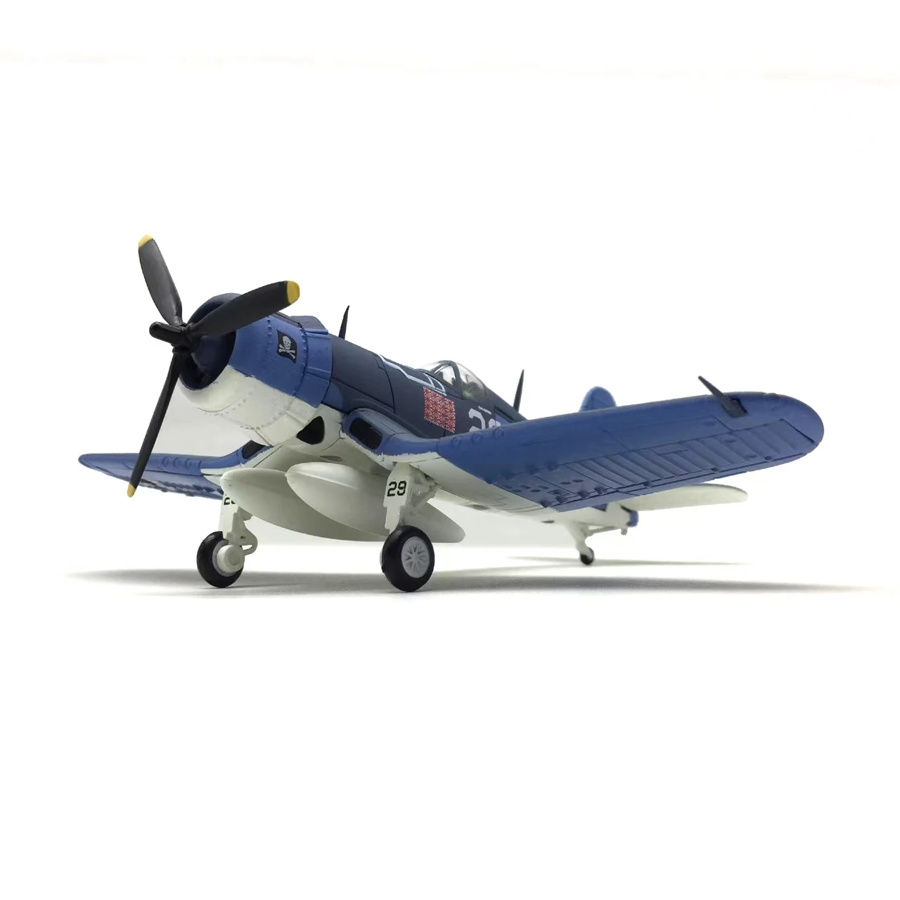 Фото 1:72 Вторая мировая война США F4U Пиратский истребитель F4U-1 Dragon Ace Модель самолета из сплава Коллекция моделей самолетов №4