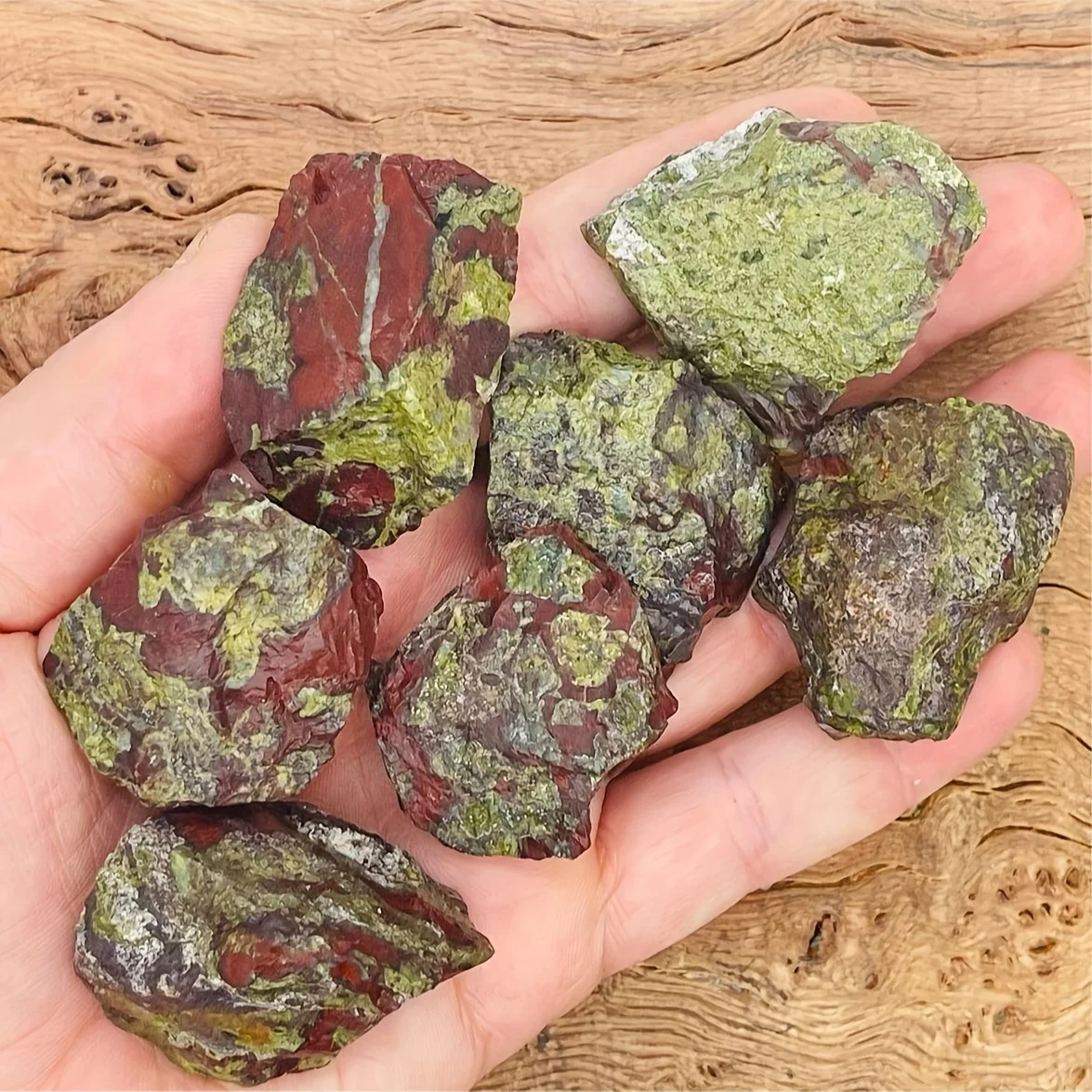 

Кристалл "Кровь Дракона"