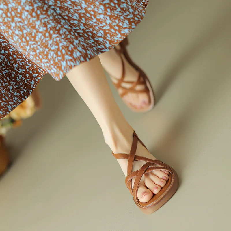 Woven Roman leather sandals women's summer wear 2023 new retro soft bottom fine belt square head flat women's shoes34-43  L1269