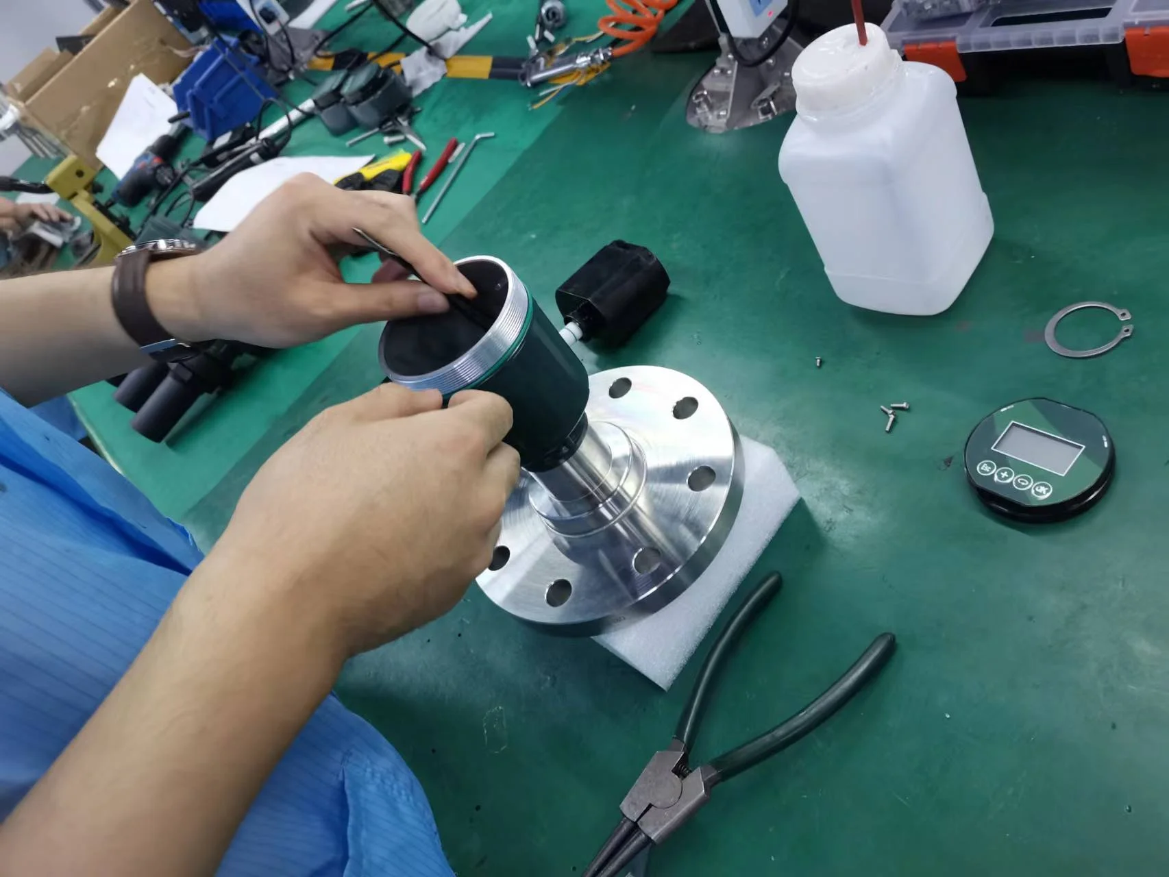 VRPWRD81 80 ГГц FMcw Радарный измеритель уровня кислоты Радарное измерение RS485/Modbus или