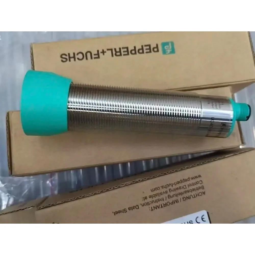 Фото Совершенно новый и оригинальный бесконтактный выключатель UC4000-30GM-IUR2-V15 UC500-30GM-IUR2-V15 №1