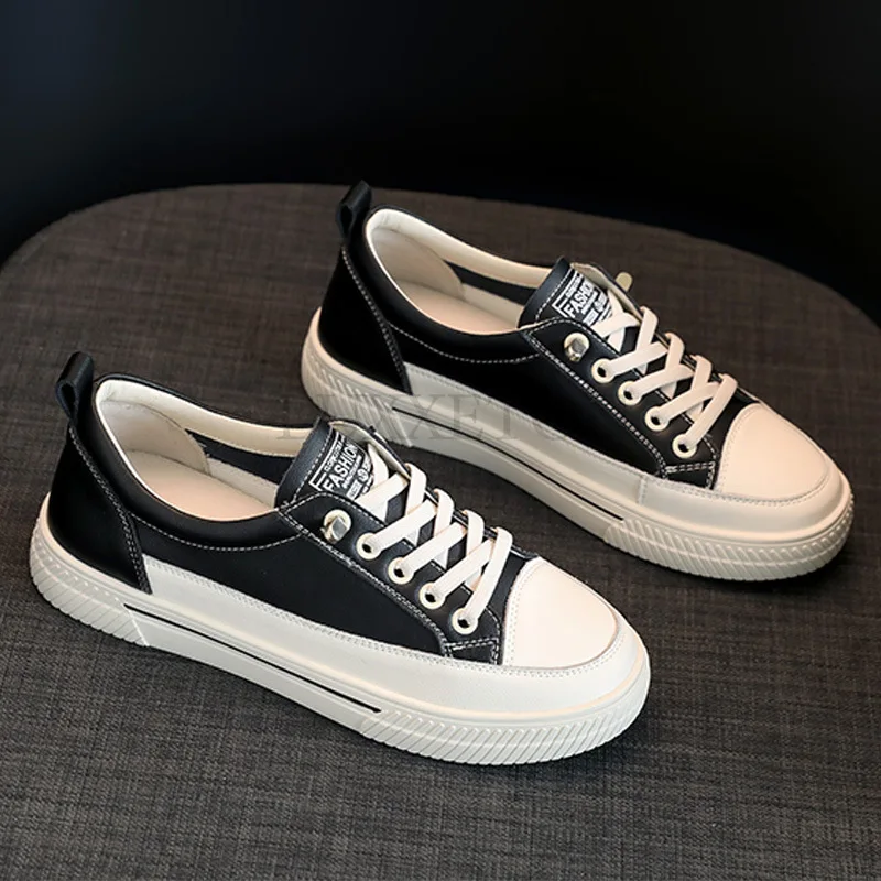 Легкие белые туфли из натуральной кожи на плоской подошве с сеткой для