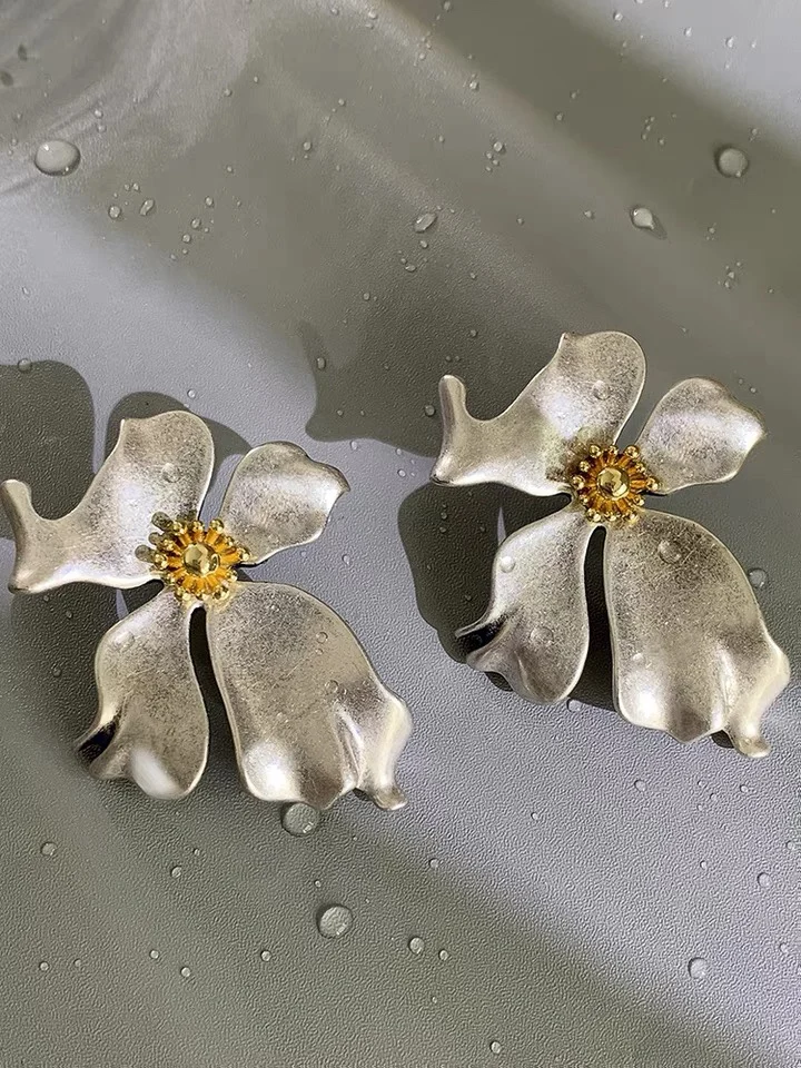 

Европейские и американские ретро металлические серьги в форме цветка, золотые и серебряные