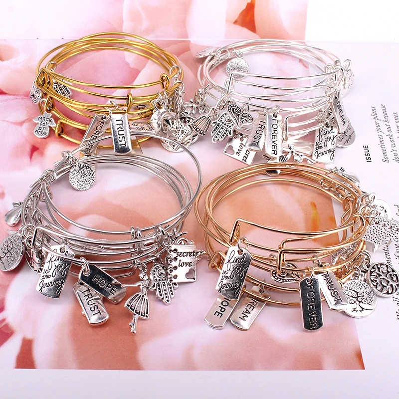 Женский браслет-талисман с Луной и сердцем