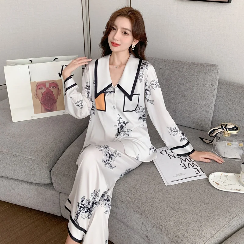 2022 New Pajama Female Spring Summer Ice Long Sleeves Retro Cardigan Suit Wear Out French Lapel Home Clothes Sleepwear Women Set