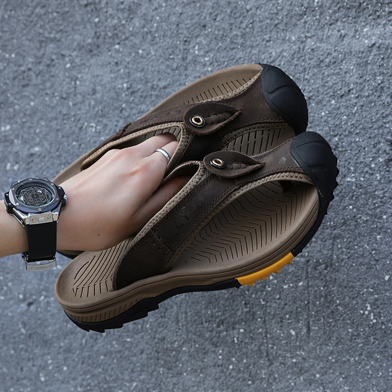 Summer Men Flip Flops Casual Beach Sandals Non-slip Flat Shoes Outdoor Slippers Home Bathing Shoes For Men Outdoor Sandals