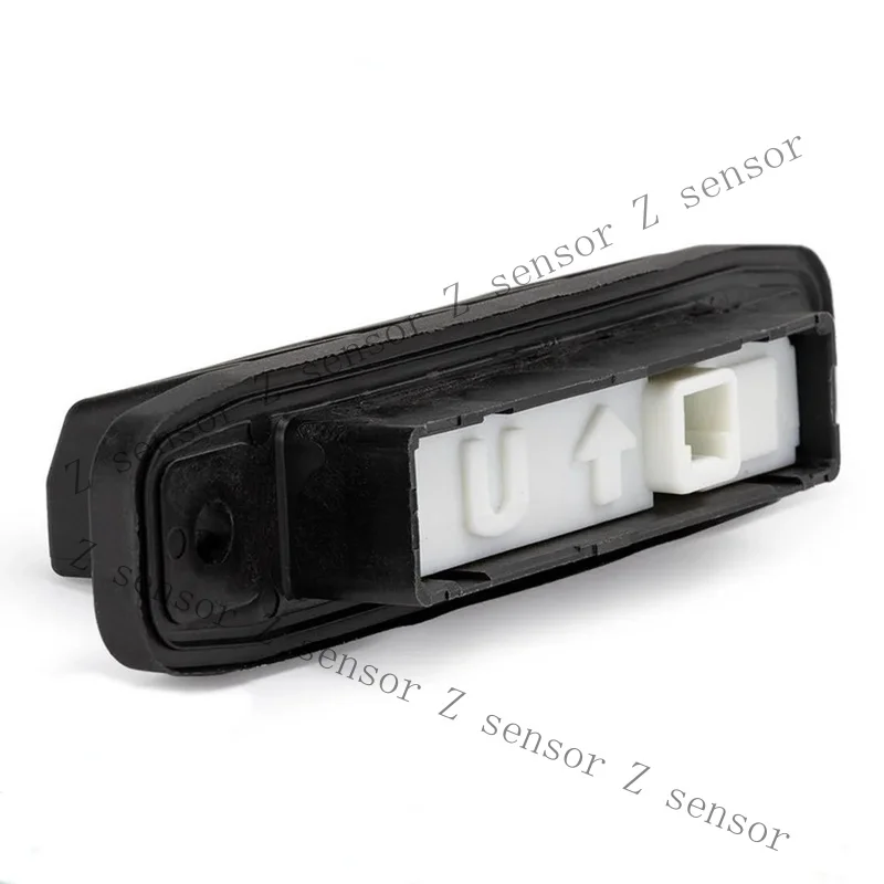 Фото Кнопка управления багажником Z+ (84840-28040) для Toyota Lexus №4