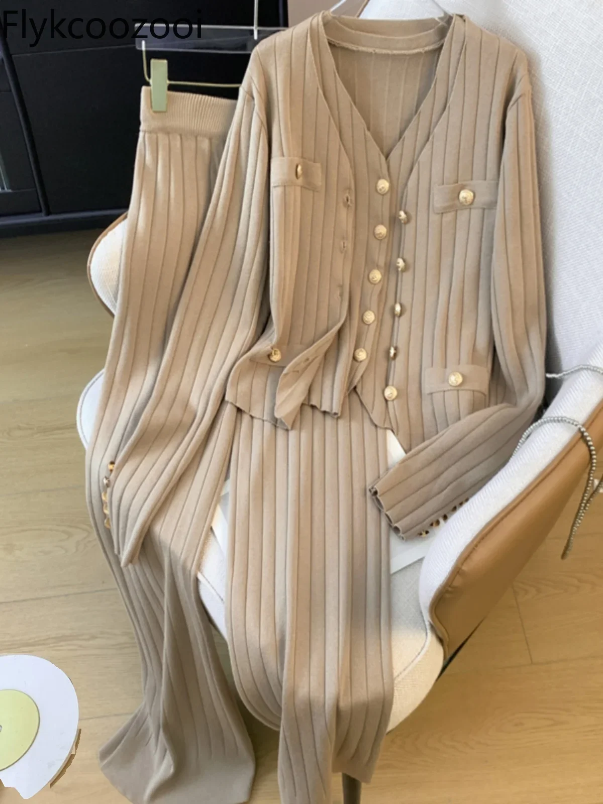 Женский вязаный свитер больших размеров на раннюю осень для полных девочек