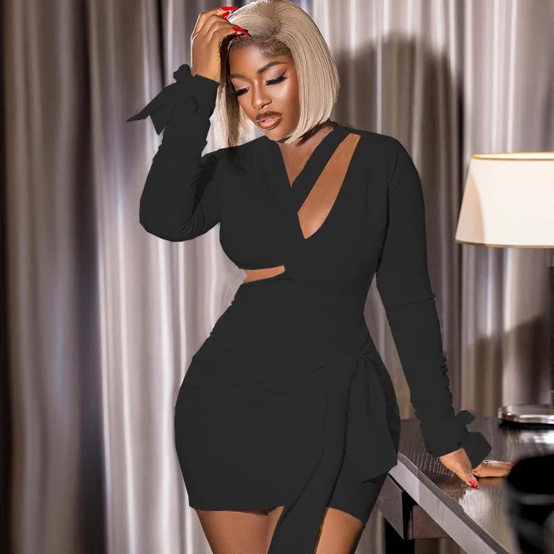 Однотонные облегающие мини-платья с длинным рукавом и вырезом элегантное
