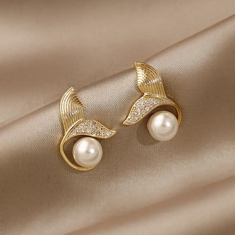 

Fishtail Pearl Zircon Small Simple Small Fragrance Earrings For Women Korean Fashion Earring Daily Birthday Party Jewelry Gifts