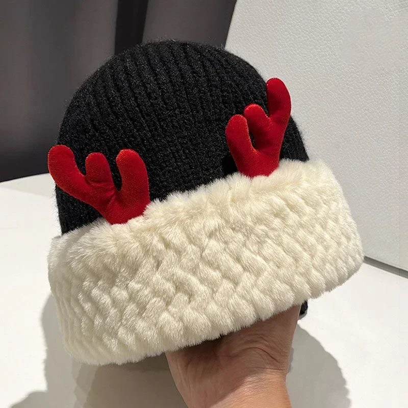 Рисунок 6 - Шерстяная шапка с рогами рождественского оленя