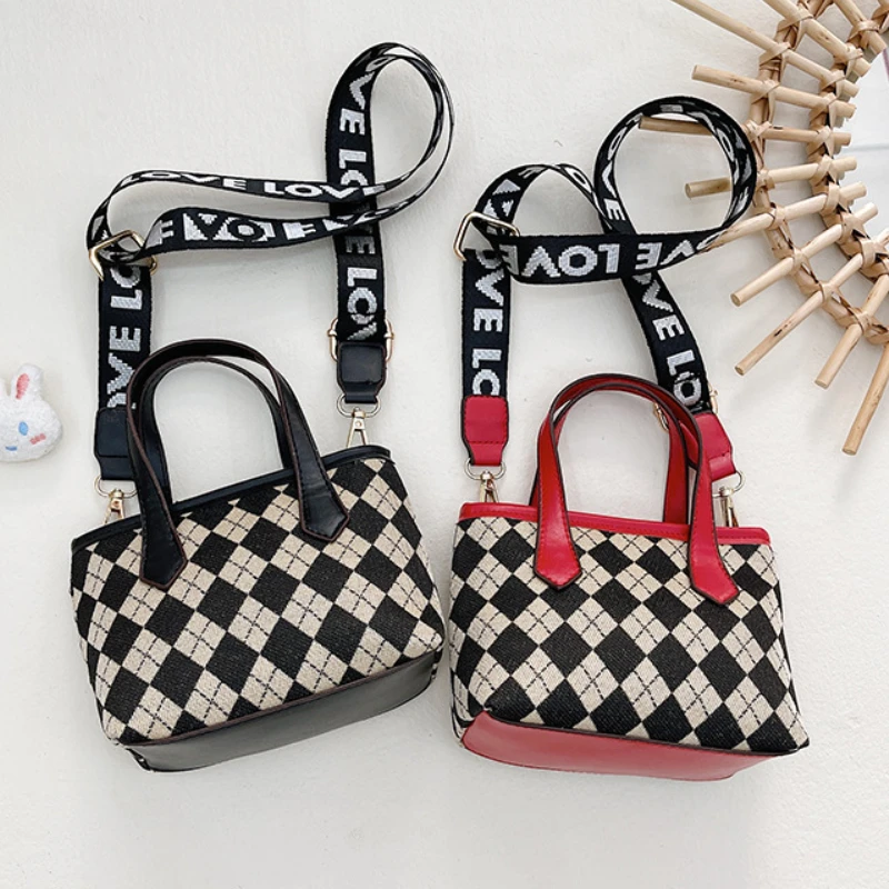 Girls Fashion Bags 2022 New Popular Princess Handbag Lattice Children Messenger Bucket Bag All-match