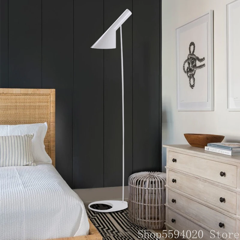 Nordic простой выпечки Краски железа искусства торшер Гостиная книги для изучения