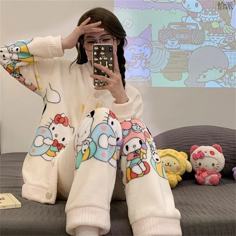 

Новинка, Симпатичная плюшевая пижама в стиле аниме Hello Kitty, женские брюки, милая осенняя одежда для сна, домашняя одежда с принтом, теплая домашняя одежда для влюбленных, подарок