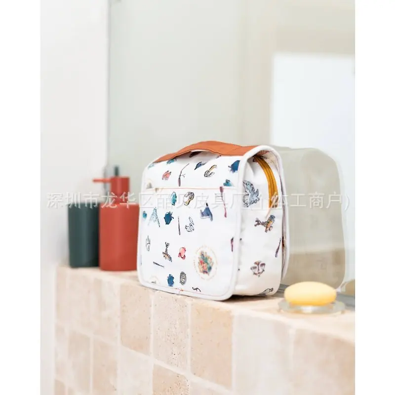 Складная сумка для туалетных принадлежностей с принтом School of Magic подвесная