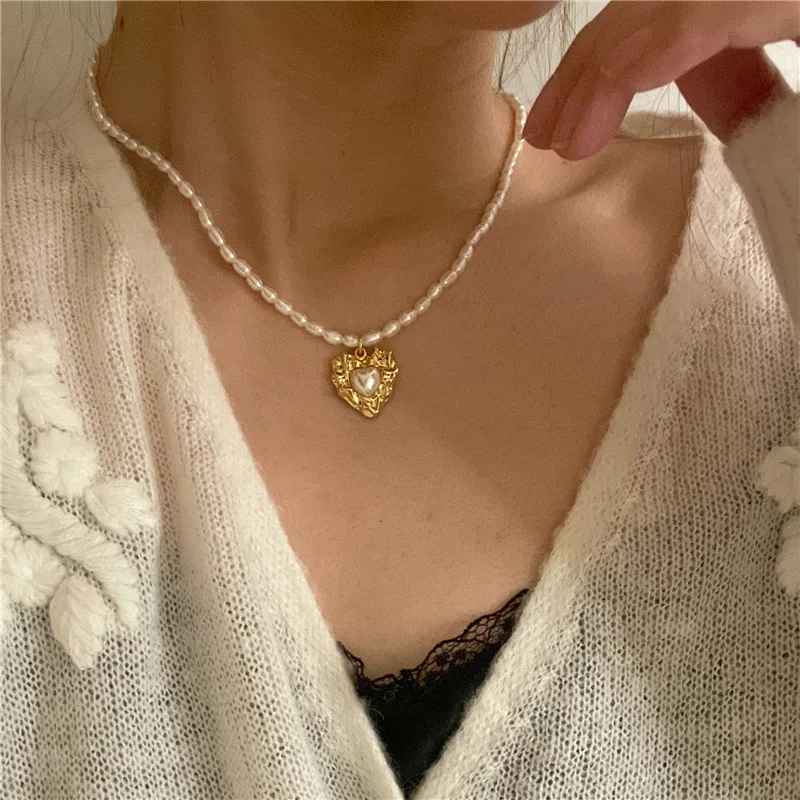 

LOVOACC Romantic Natural Freshwater Pearl Chokers Necklaces for Women Gold Color Love Heart Pendant Necklace Anniversary Gift