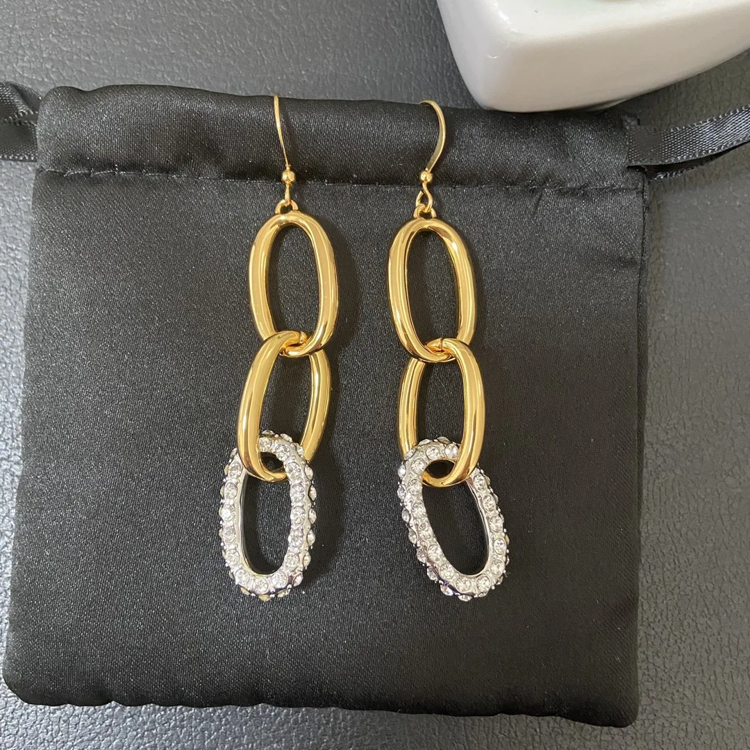 

Европейская и американская нишевая простая модная универсальная трехкольцевая фотография