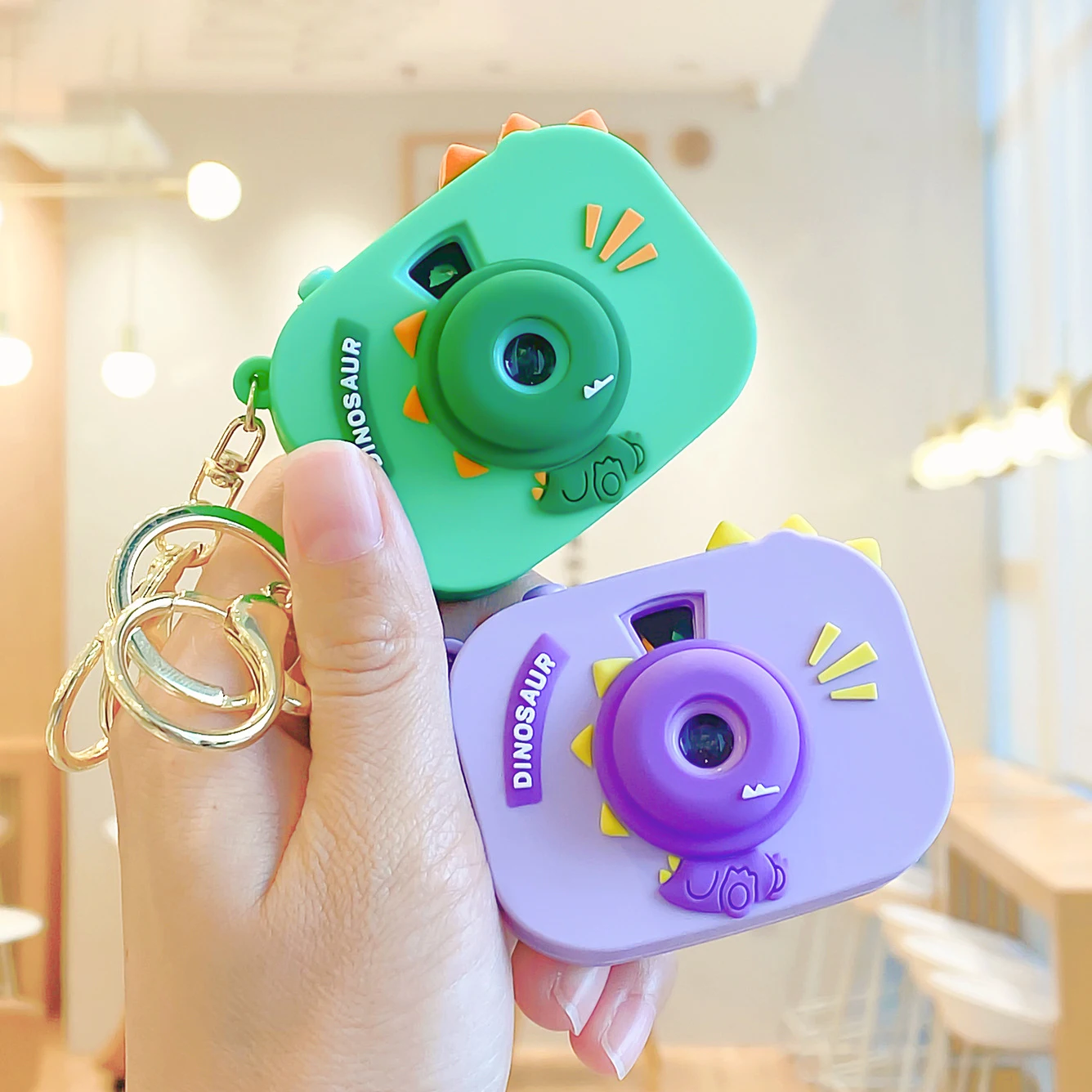 

Mini Glowing Projector Bear Camera Keychain Kids Toy Little Girls Backpack Bag Pendant Camera Keychain Children Toy Gifts