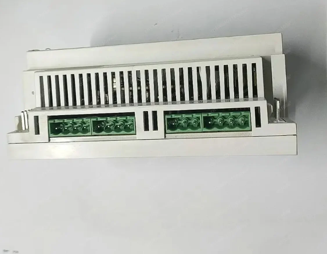 Новый контроллер процессора X13651678001 Trane X13651679001 SYMBIO UC800 E22D17733 Symbio800