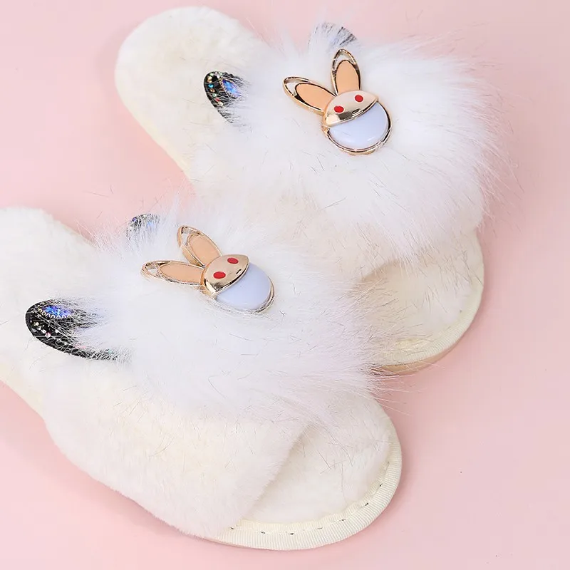 

BLWBYL 2022 NEW Decoration Fur Slippers Women Flat Heel Winter Home Cotton Slippers Femme Rhinestone Eye Plush Flip Flops