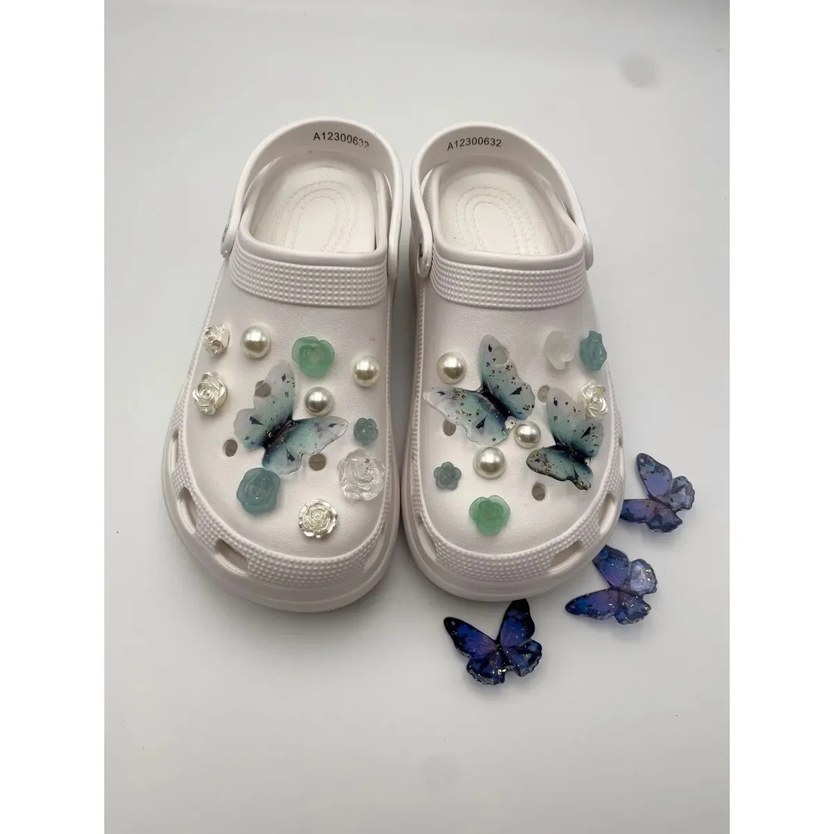

Resin Butterfly Croc Charms Hole Shoes DIY 3D Detachable Shoes Decorations Flowered Shoes Buckle Pearls Finished Products