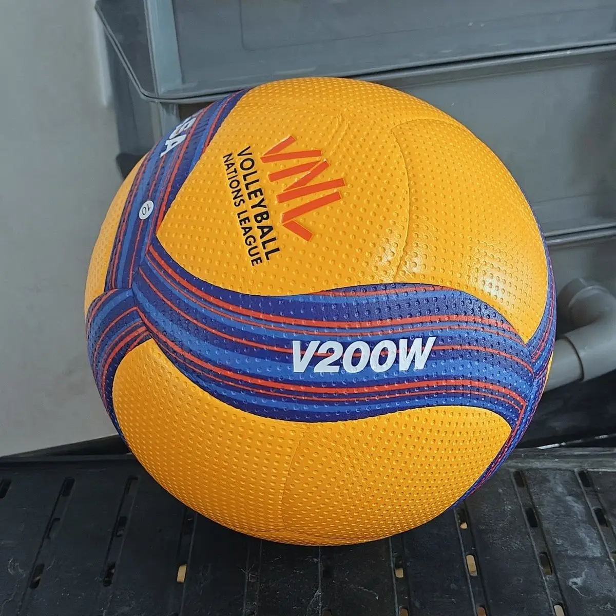 Фото Новый волейбольный мяч 2026 V200W VNL Original Professional Nations League из супермягкой кожи с волоконным наполнителем №2