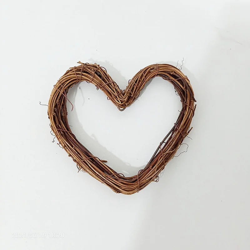 

Венок из ротанга сердце звезда белый коричневый