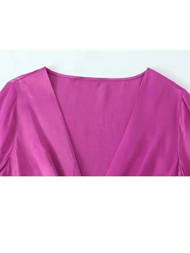 Рисунок 4 - Летняя приталенная рубашка с V-образным