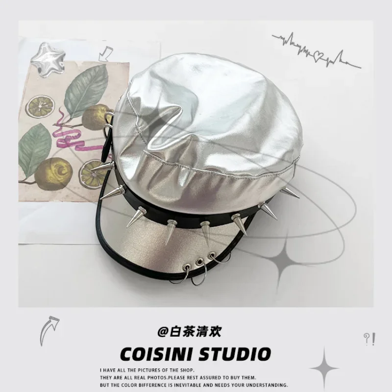 Кепка-берет Серебристая с заклепками в стиле панк