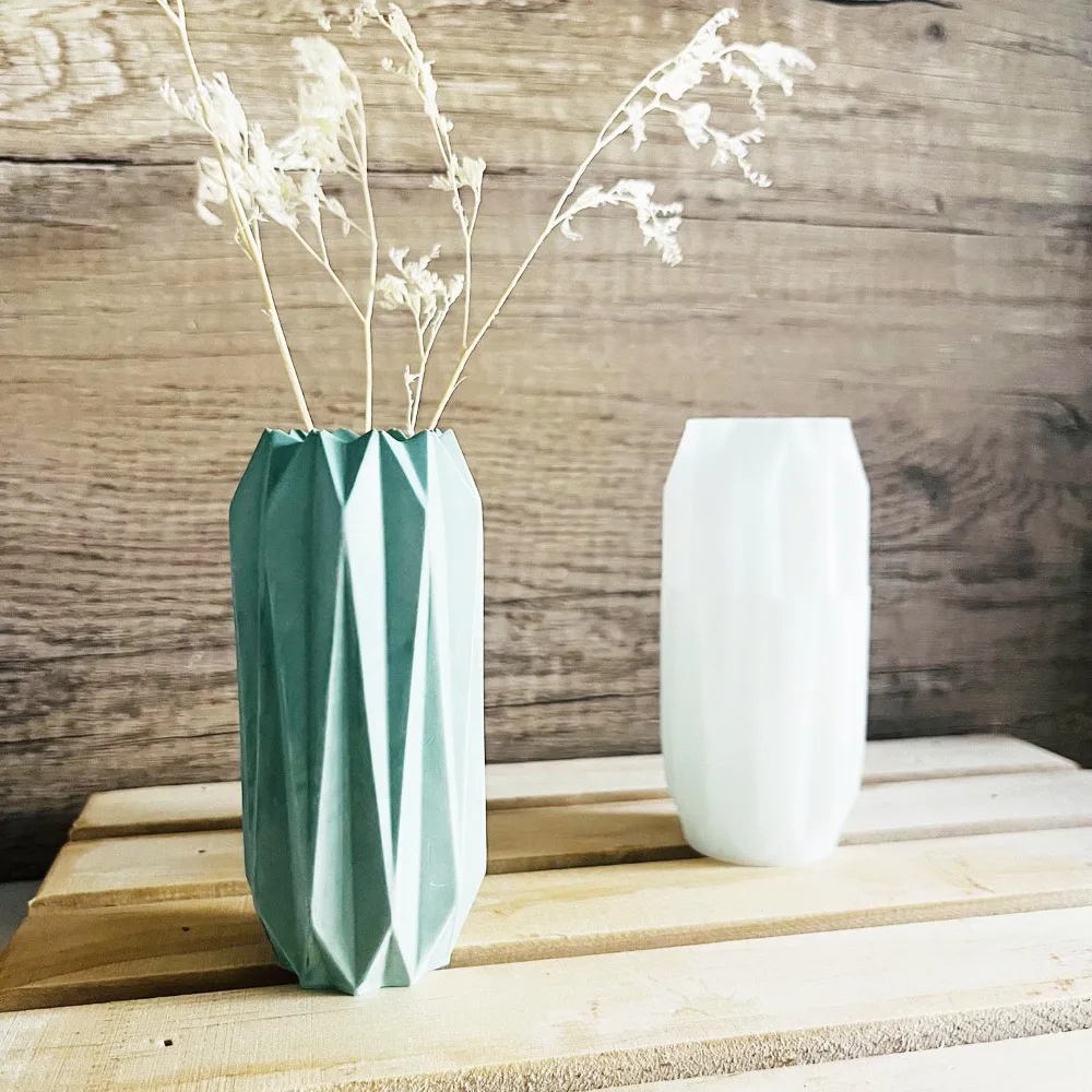 Искусственная силиконовая форма для самостоятельного изготовления бетонных