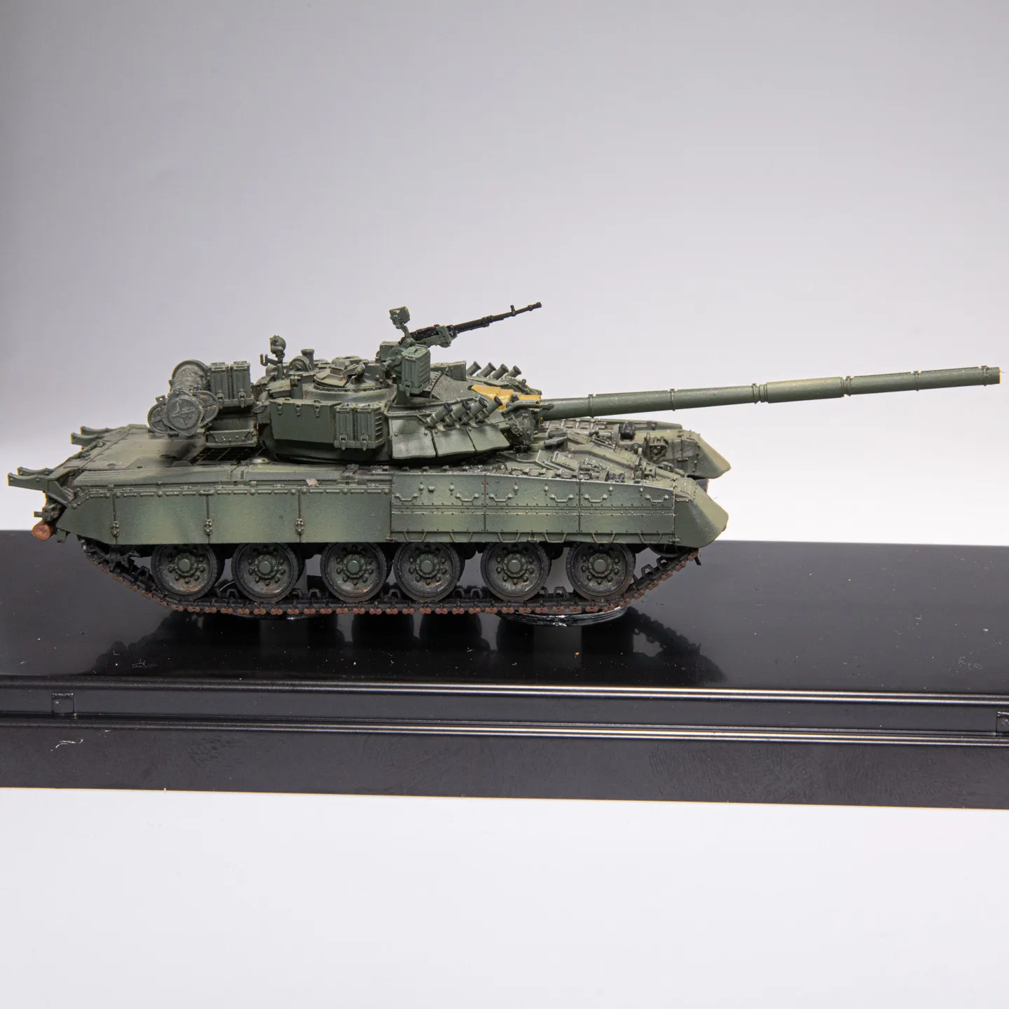 Фото Масштабная модель основного боевого танка Т-80У (1:72) из смолы, 5 метров, военная техника, классическая модель для взрослых, подарок, статическая модель для демонстрации №2