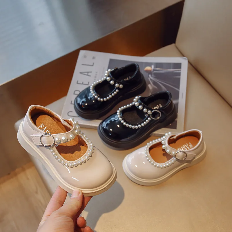 

Туфли для принцессы на день рождения, полуботинки, обувь для малышей, мягкие детские туфли для девочек на плоской подошве с мелким жемчугом, ...