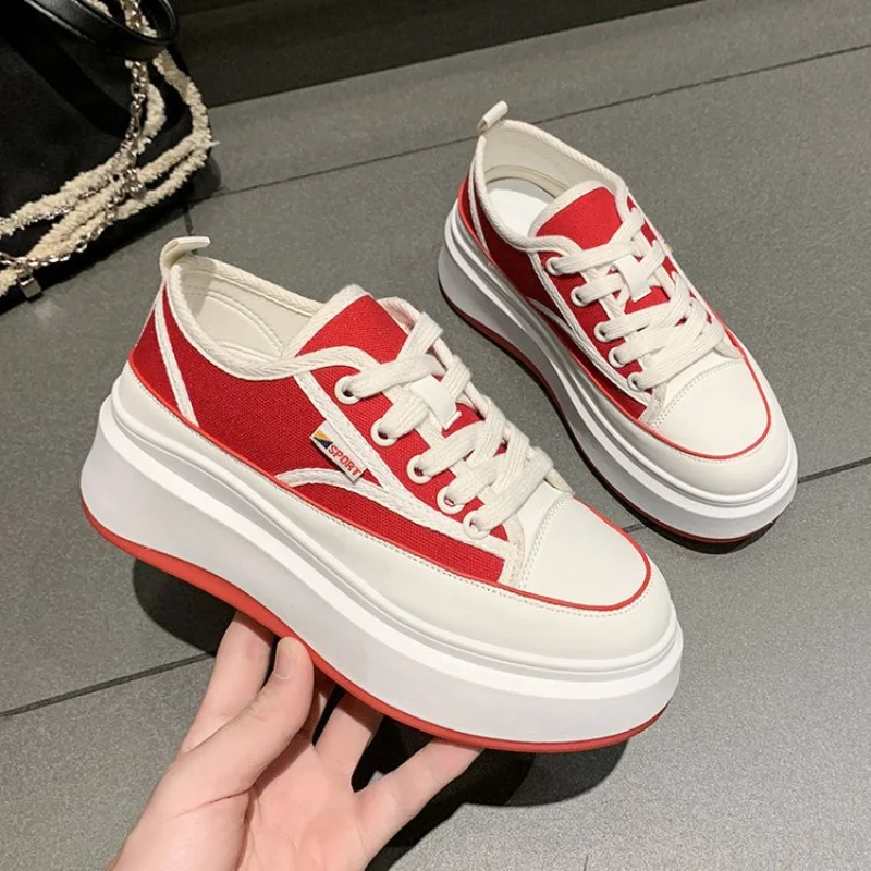 

Резиновые парусиновые туфли со шнуровкой и перекрестными ремешками, низкий верх (верхняя высота менее 10 см)