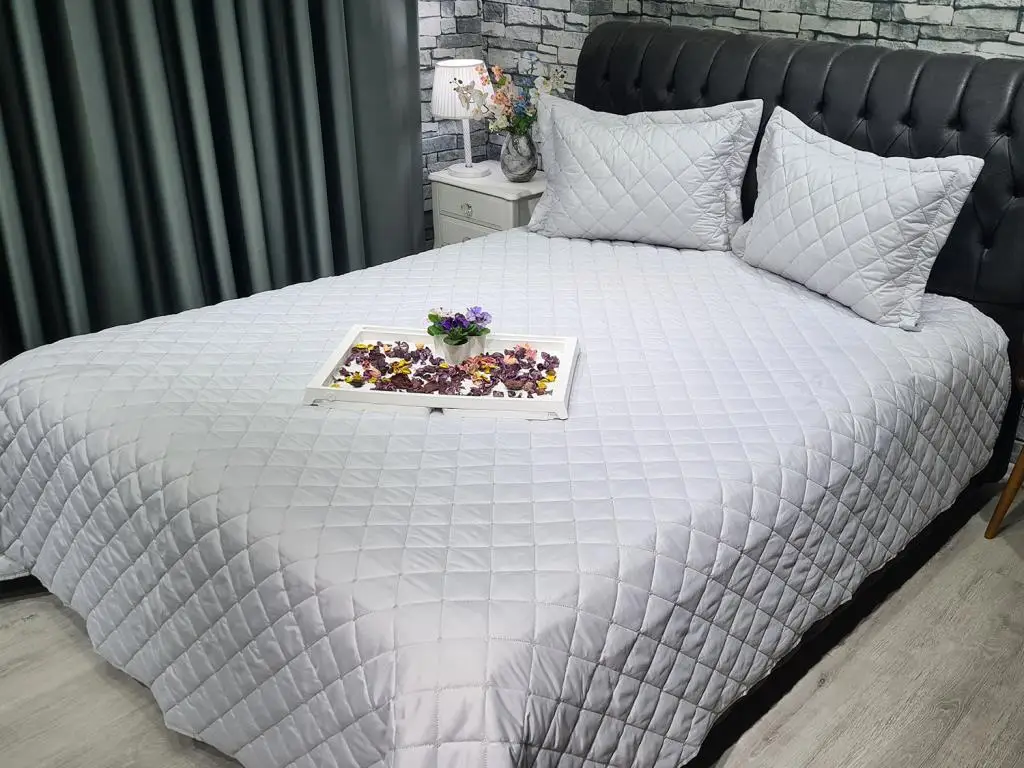 

Sugar Double Personality Quilted Bed Cover Gray