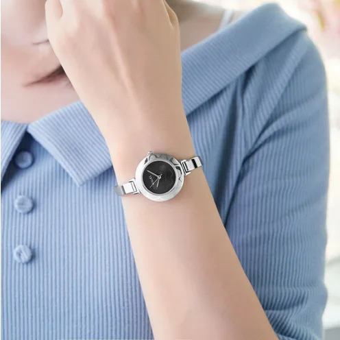 2023 simple hot selling waterproof simple small exquisite small dial women's quartz watch a hair