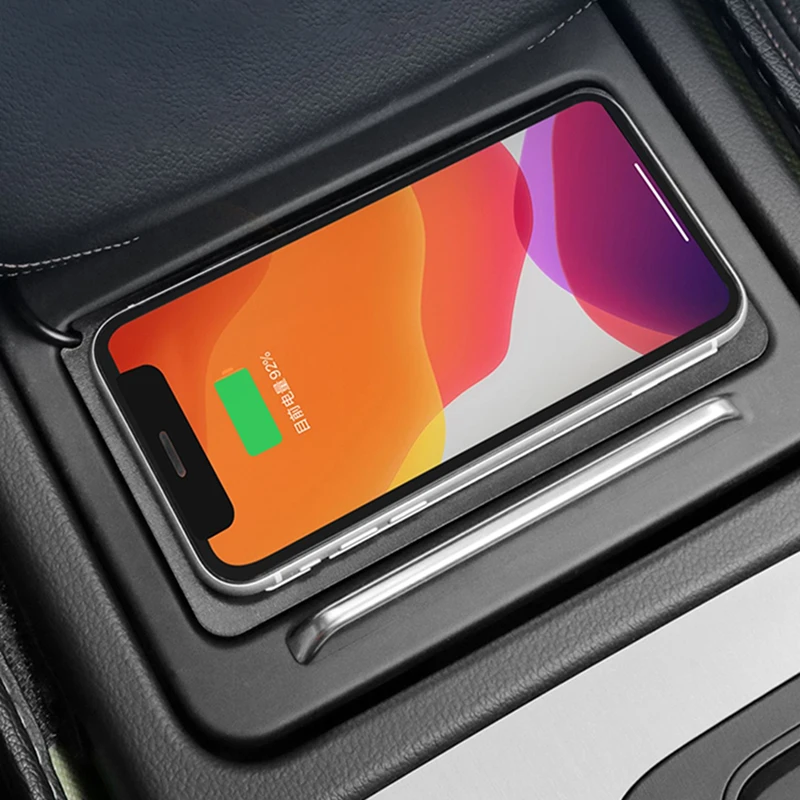 

15W Car QI wireless phone charger fast charger charging plate panel armrest box charging holder for Audi Q5 SQ5 2016-2019