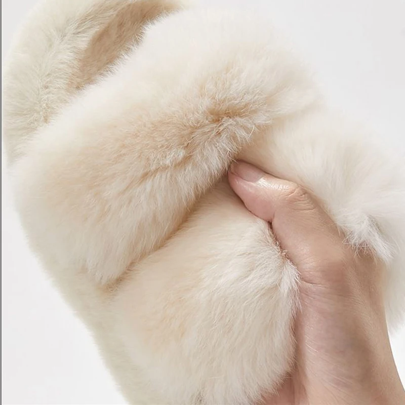 Зимние теплые меховые тапочки женские 2024 модные плюшевые домашние с ремешком